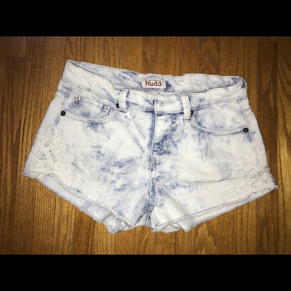 High Wasted Vintage Jean Shorts (SIZE 3)